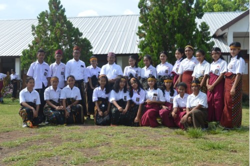 PUNCAK PEKAN KREASI DAN AKADEMIK, SMAS ST. MARIA ITENG GELAR UPACARA BENDERA MEMPERINGATI SUMPAH PEMUDA